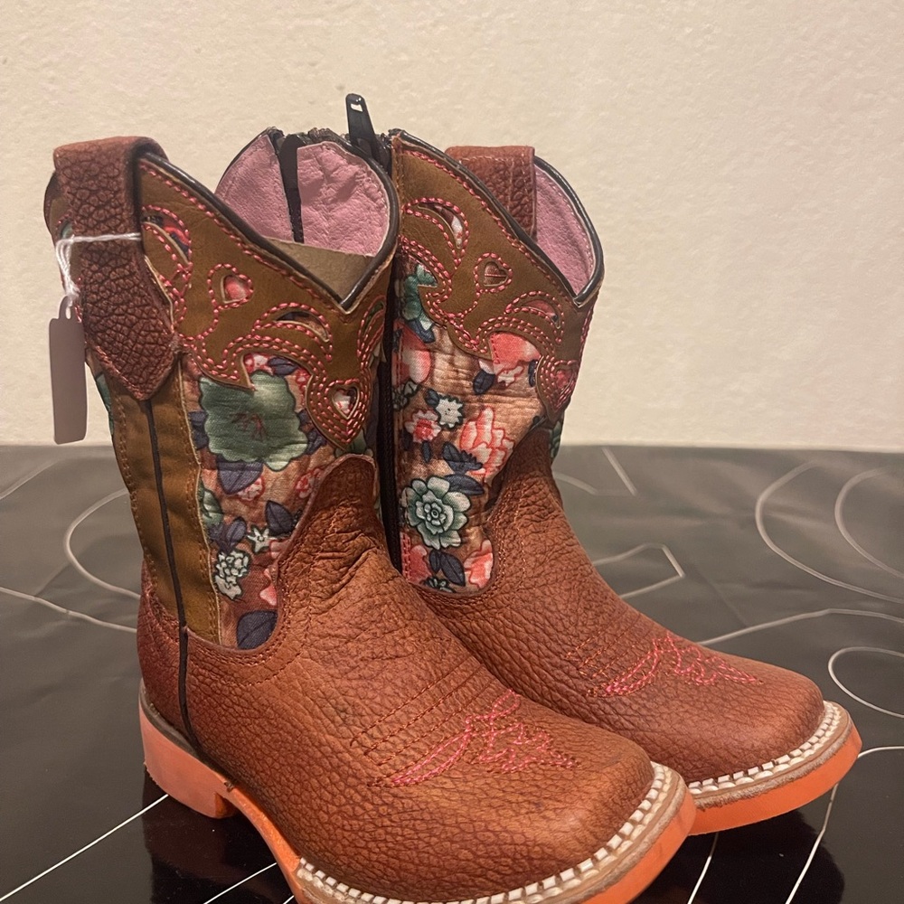 Floral Embroidered Western Boots